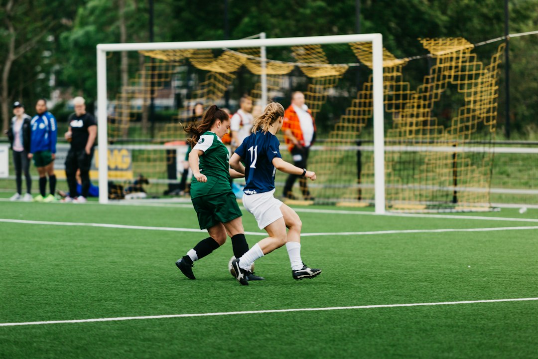 footballer solo run goal